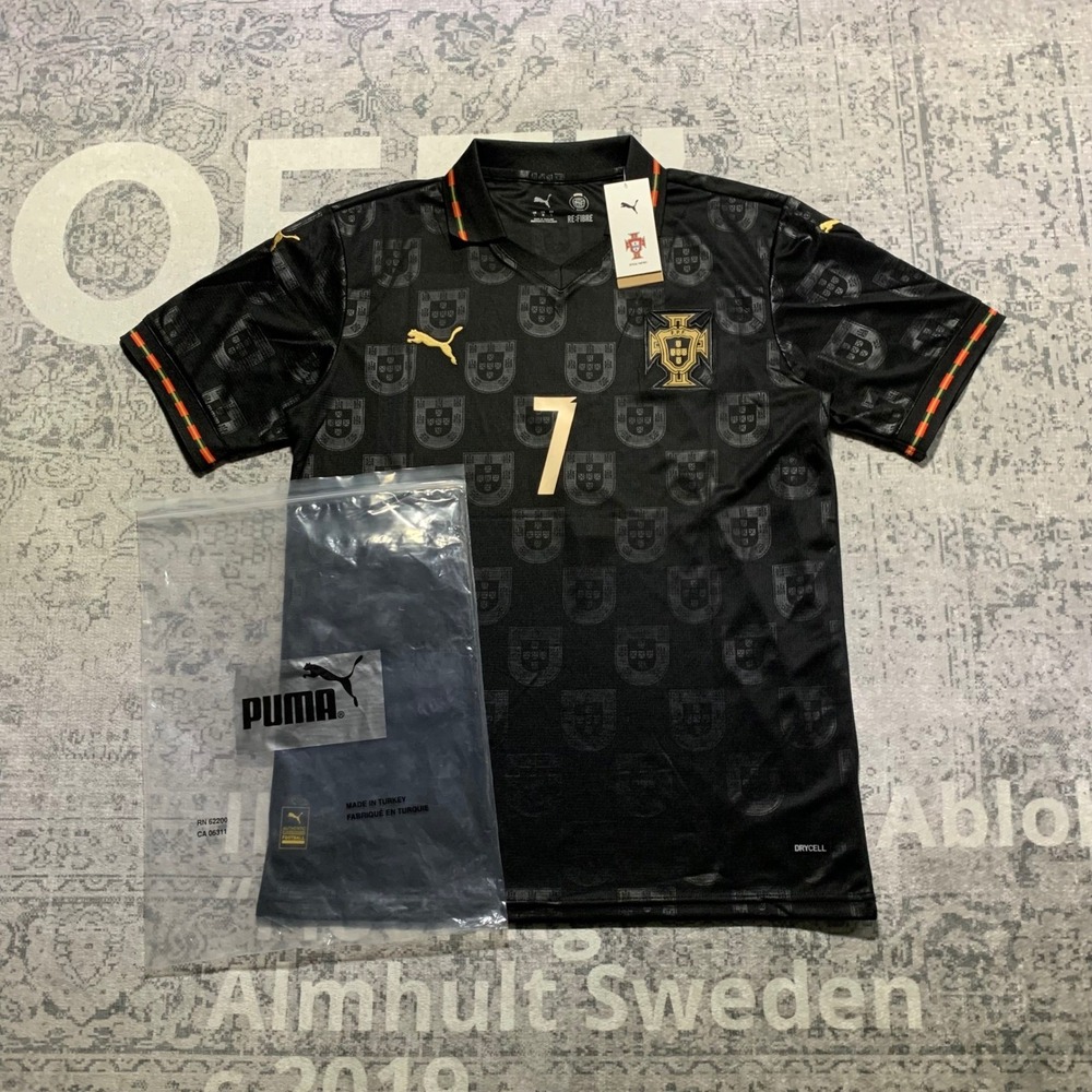 Puma Portugal Ronaldo 7 Soccer Jersey Mens Large Black Gold NWT